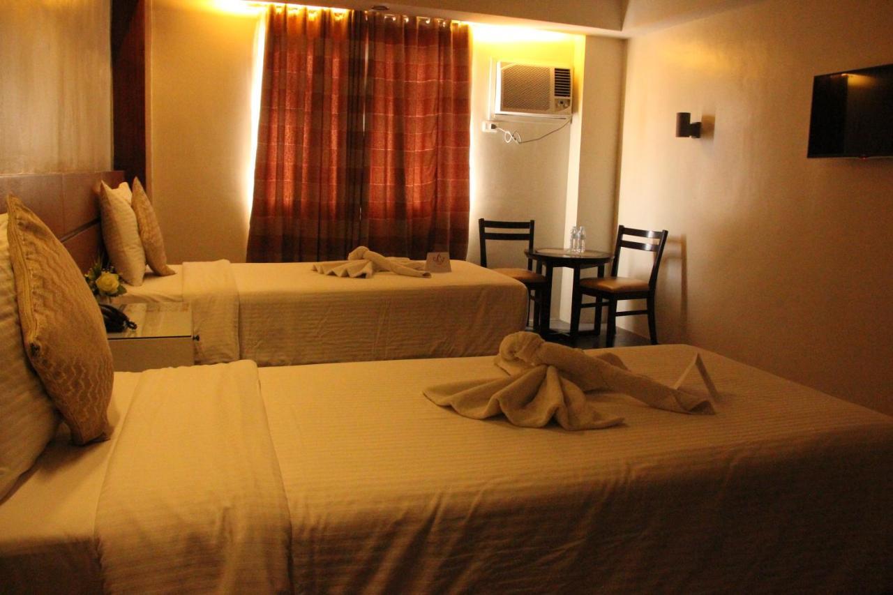 Grace Crown Hotel Angeles Bagian luar foto